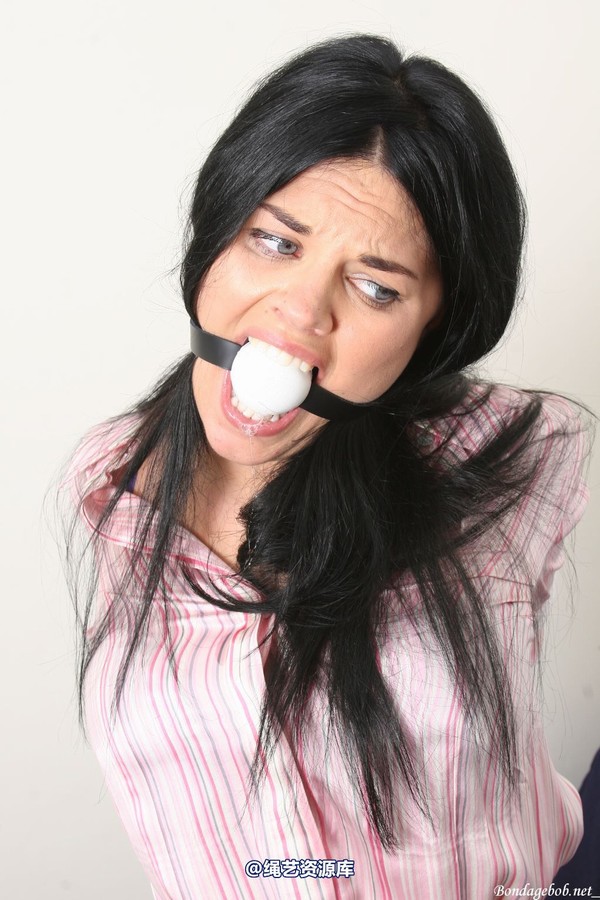 bondagebob - Monica Harris Drooling Strappado 第 41 张图片