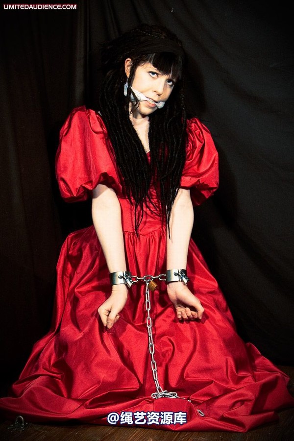 limitedaudience - 2009 catya lex eleven in the dungeon 第 37 张图片