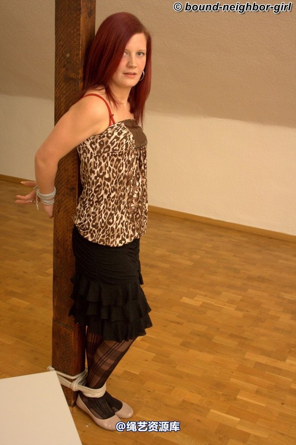 bound-neighbor-girl - Melina - Tied up in the office 2 第 25 张图片