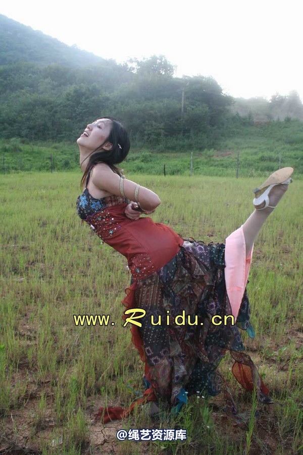 锐度主张 - 20070818第29期 宝宝草地漫舞图片 第 139 张图片