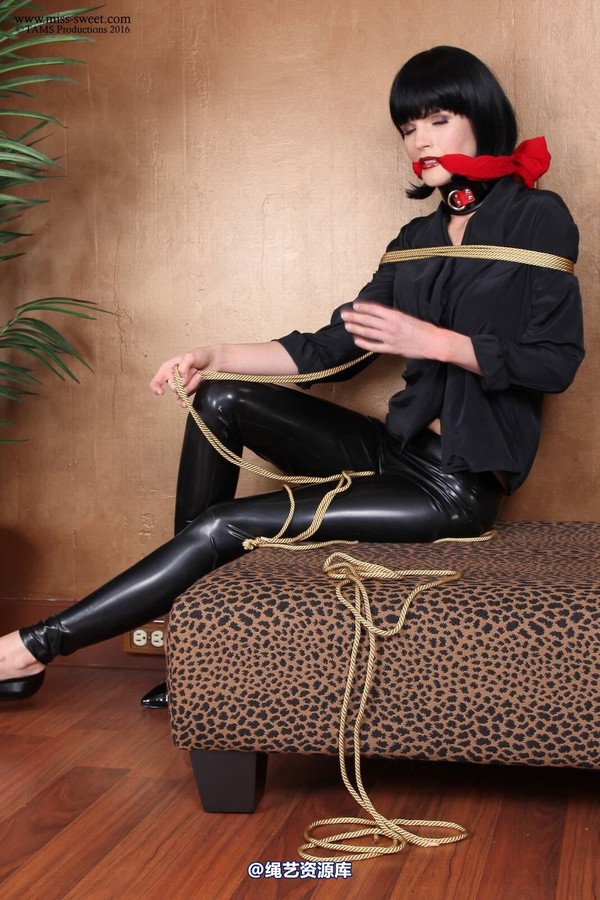 miss-sweet - ILSA IN BLACK 第 183 张图片