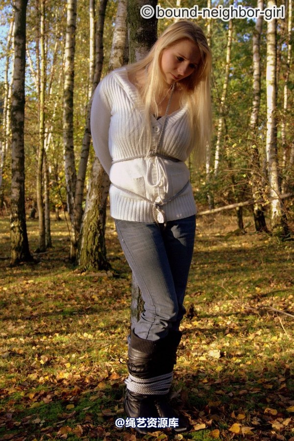bound-neighbor-girl - Bambi - Tied up in the autumn woods Part 1 第 34 张图片