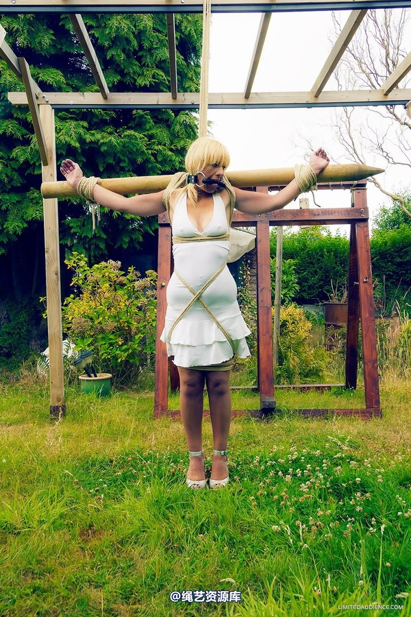 limitedaudience - 2013 kimmy louise tethered torment 第 29 张图片