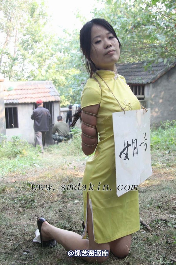 锐度主张 - 第六届锦绣江南-黄旗袍五花挂牌模特：玲玲 第 26 张图片