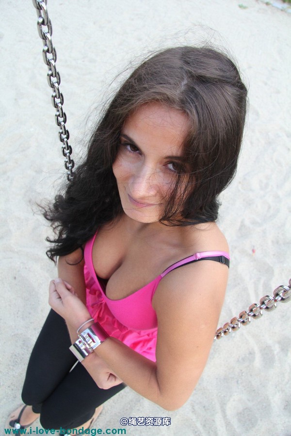 girlsinsteel - Cuffed at the playground(1) 第 45 张图片