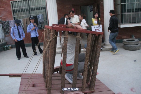 胜景山庄 - 202-模特体验囚车 第 7 张图片
