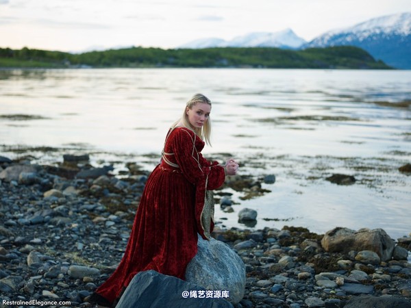 restrainedelegance - Transported Princess 第 48 张图片