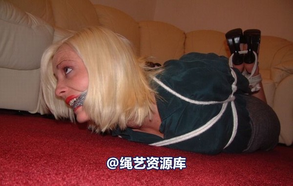 bondagebob - Angelica Vamp Secretary 4 第 3 张图片