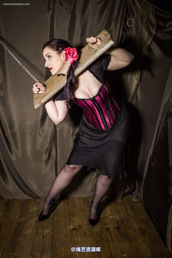 limitedaudience - 2014 caroline pierce in stocks 第 2 张图片