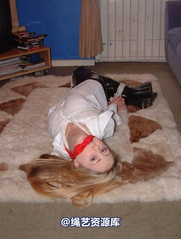 bondagebob - Chanta Rose 70s and leather hogtie 2 第 8 张图片