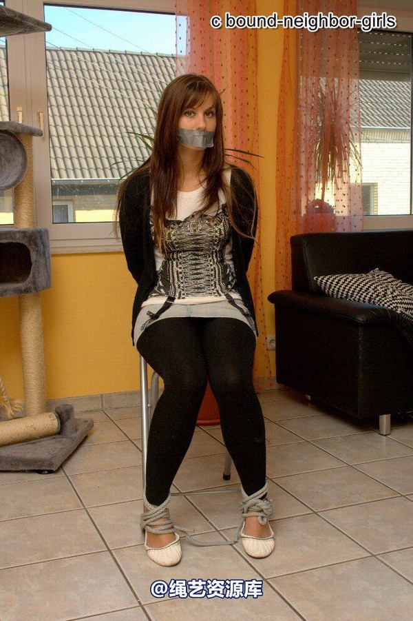 bound-neighbor-girl - Marenka + Vera - Girlfriends part 1 第 1 张图片