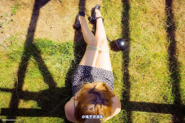 limitedaudience - 2014 bryony fuller out in the grass 第 11 张图片