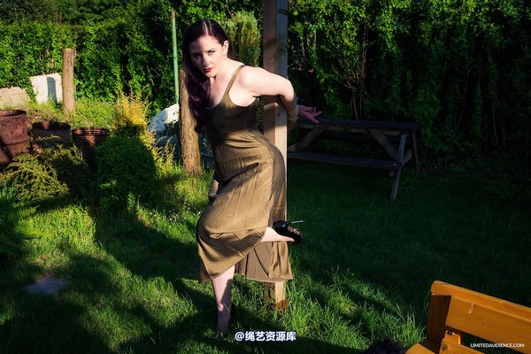 limitedaudience - 2014 caroline pierce not going out 第 3 张图片
