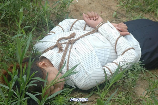 mj影视 - 血的代价执行刑场 失禁战栗2013-08-26 第 98 张图片