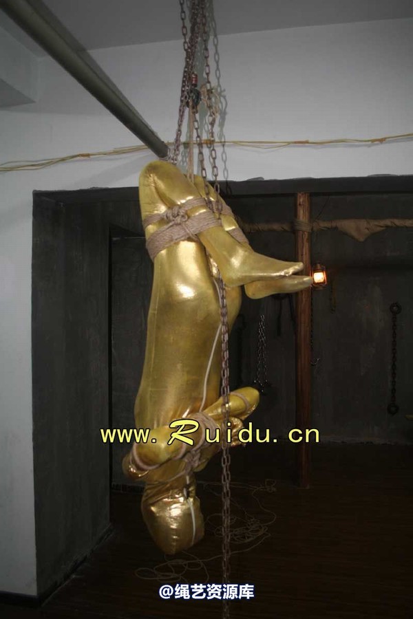 锐度主张 - 20070921第34期 影片胶衣紧缚悬吊图片 第 133 张图片