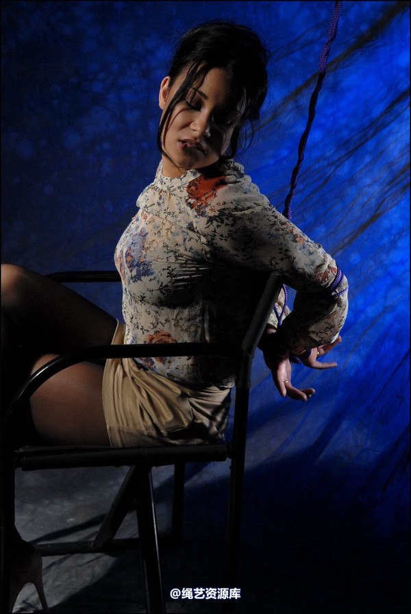 simplytied - C with a hint of seam 第 8 张图片