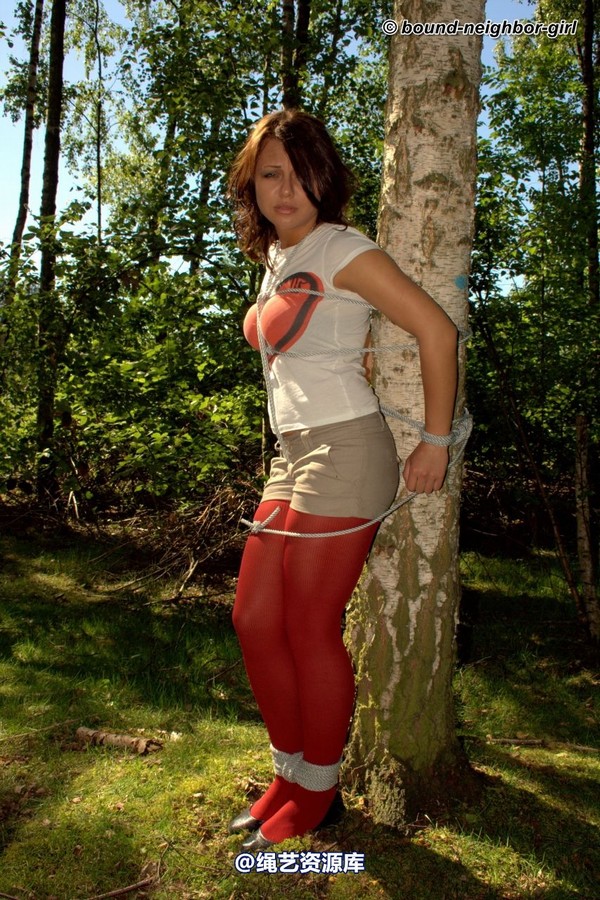 bound-neighbor-girl - Guest Helena - Tied up in the forest Part 1 第 35 张图片