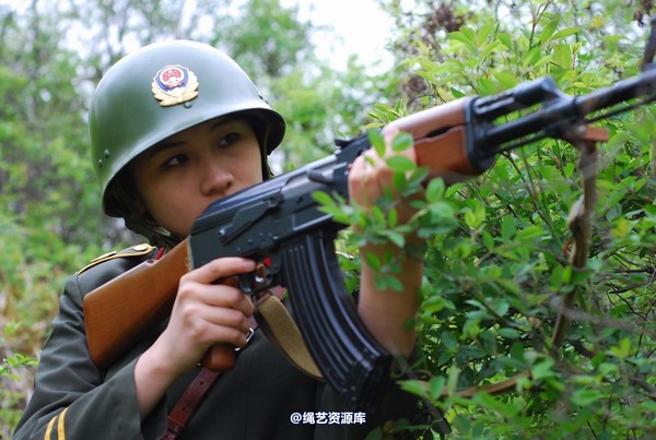 唯美之家 - 外拍军装三模特 第 115 张图片