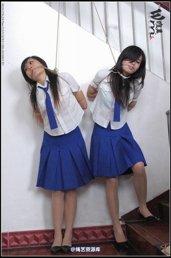 唯美之家 - 2008-09-24制服群绑 第 61 张图片