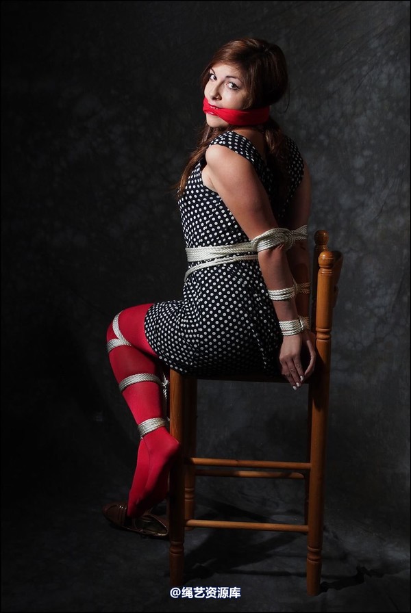 simplytied - She wanted to wear red tights 第 39 张图片