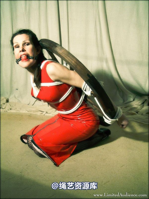limitedaudience - 2007 elena tied to wheel 第 9 张图片