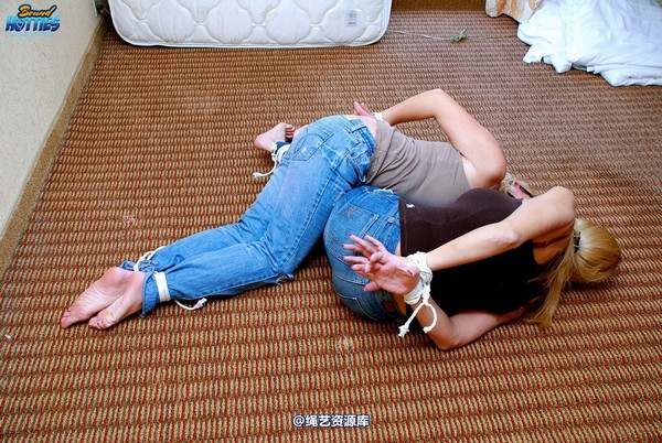 boundhotties - Dakota & Karinne 2 第 12 张图片
