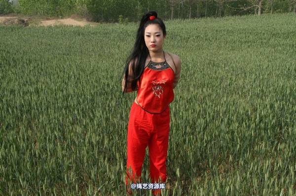 胜景山庄 - 163-野外红肚兜 二 第 34 张图片