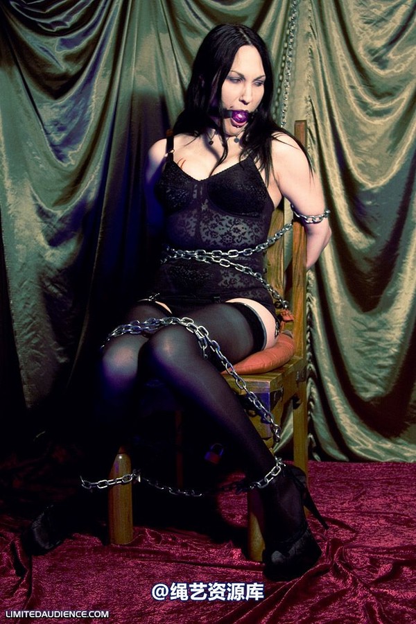 limitedaudience - 2009 elyssia chained vamp 第 6 张图片