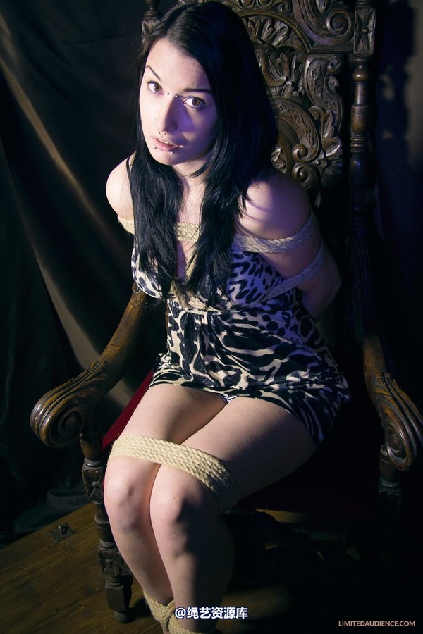 limitedaudience - 2013 stacey von tied on throne 2 第 16 张图片