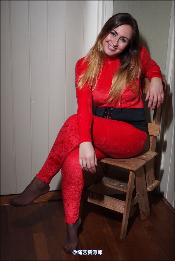simplytied - Red catsuit landing tied 第 4 张图片