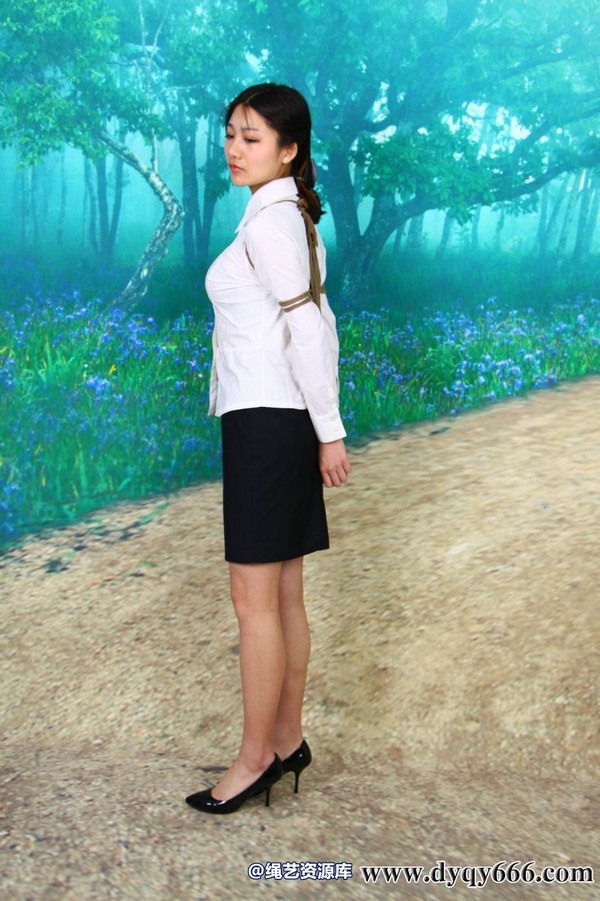 典雅倩影 - 509-押解女白领哓哓 第 20 张图片