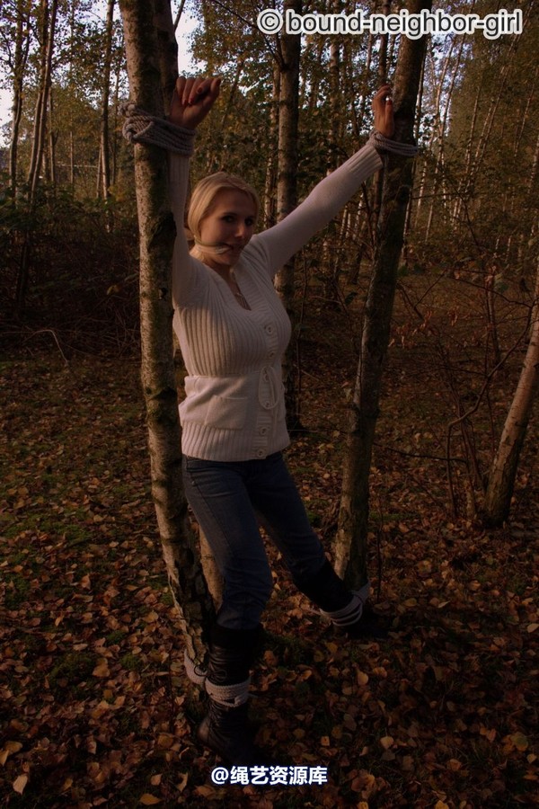 bound-neighbor-girl - Bambi - Tied up in the autumn woods Part 2 第 40 张图片
