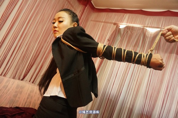 dk13美束馆 - 9.27-雯雯黑西A-31P 第 22 张图片