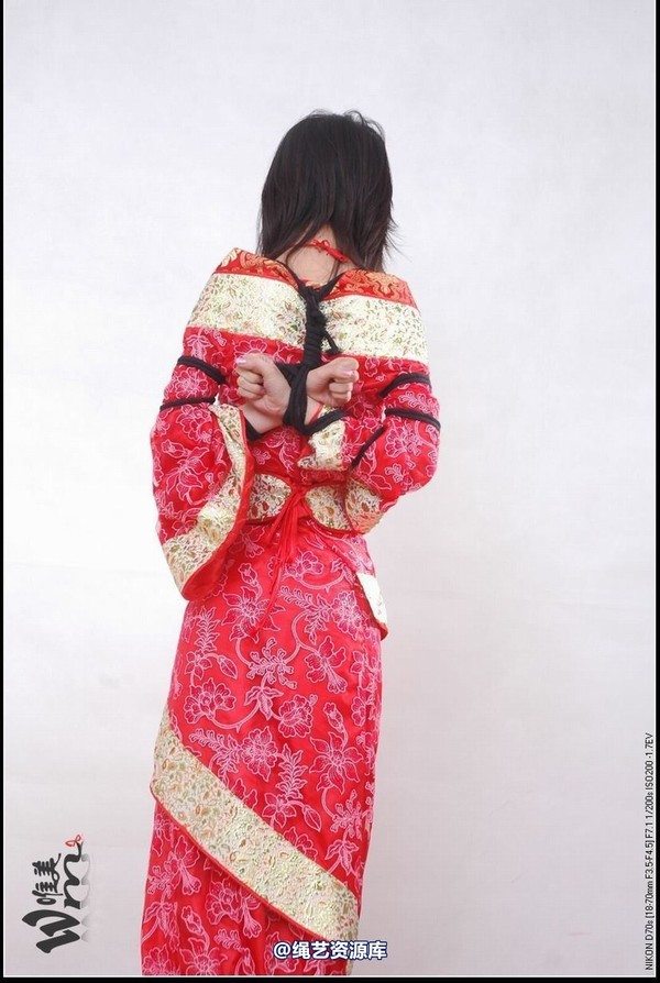 唯美之家 - 2008-11-20雯雯汉服 第 27 张图片