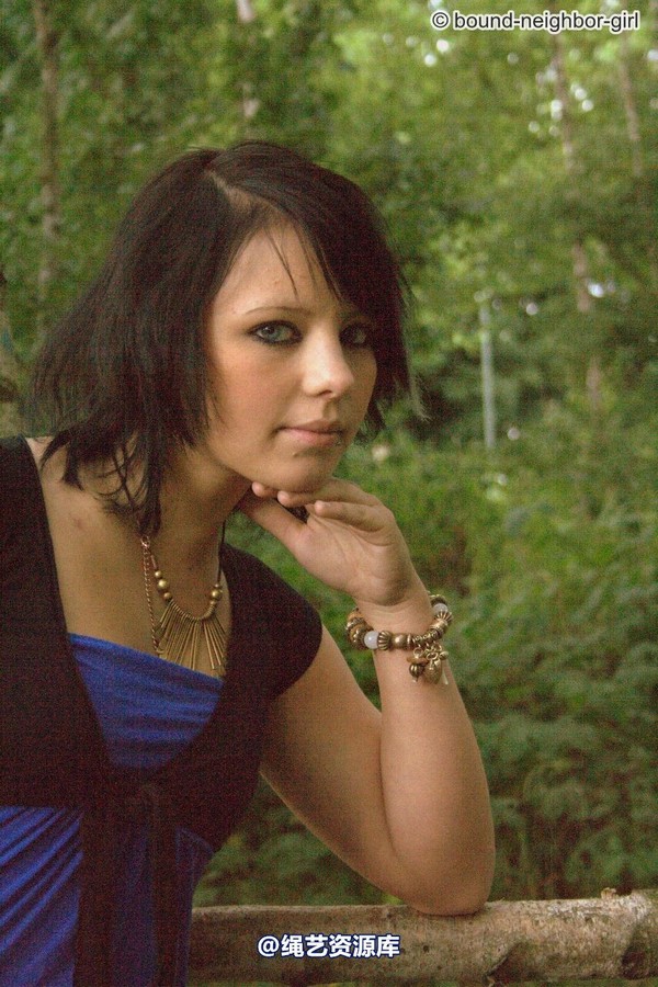 bound-neighbor-girl - Nadine - In the woods alone 第 5 张图片