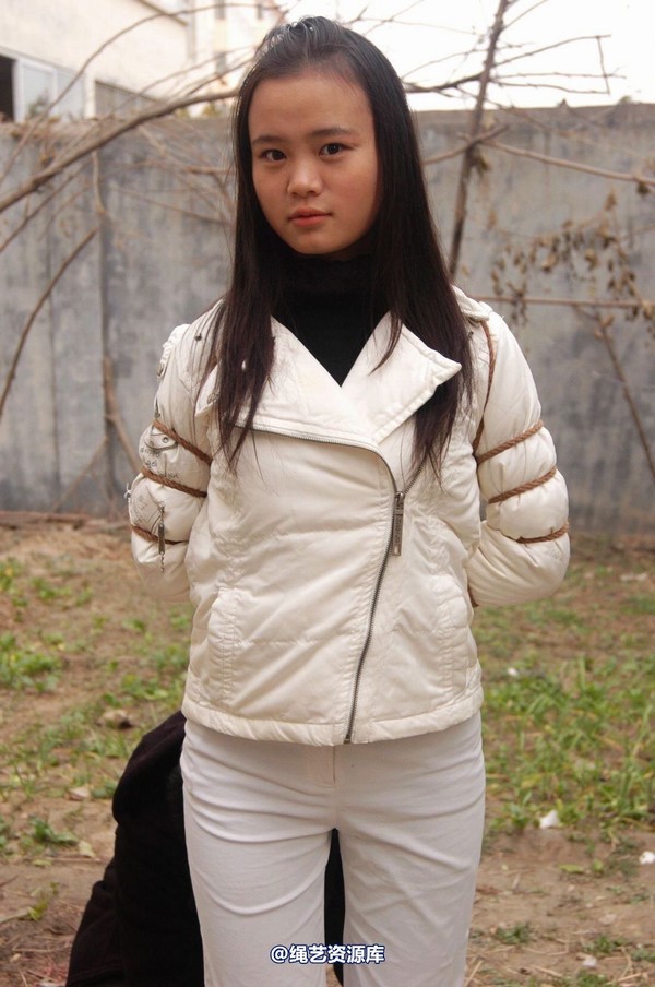 mj影视 - 安娜刑场2013-04-13 第 299 张图片