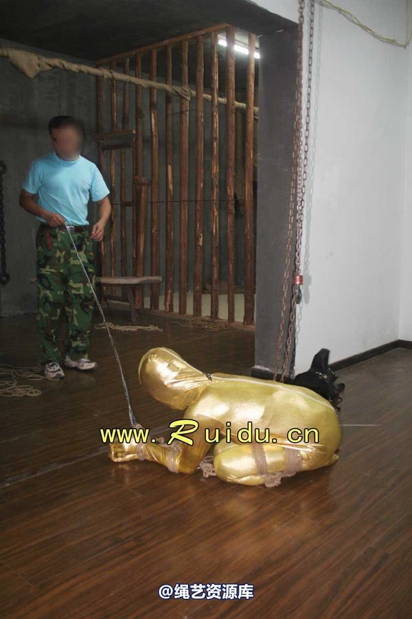 锐度主张 - 20070928第35期 影片胶衣紧缚悬吊图片 第 157 张图片