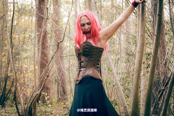 limitedaudience - 2014 elyssia hanging out in the woods 第 10 张图片