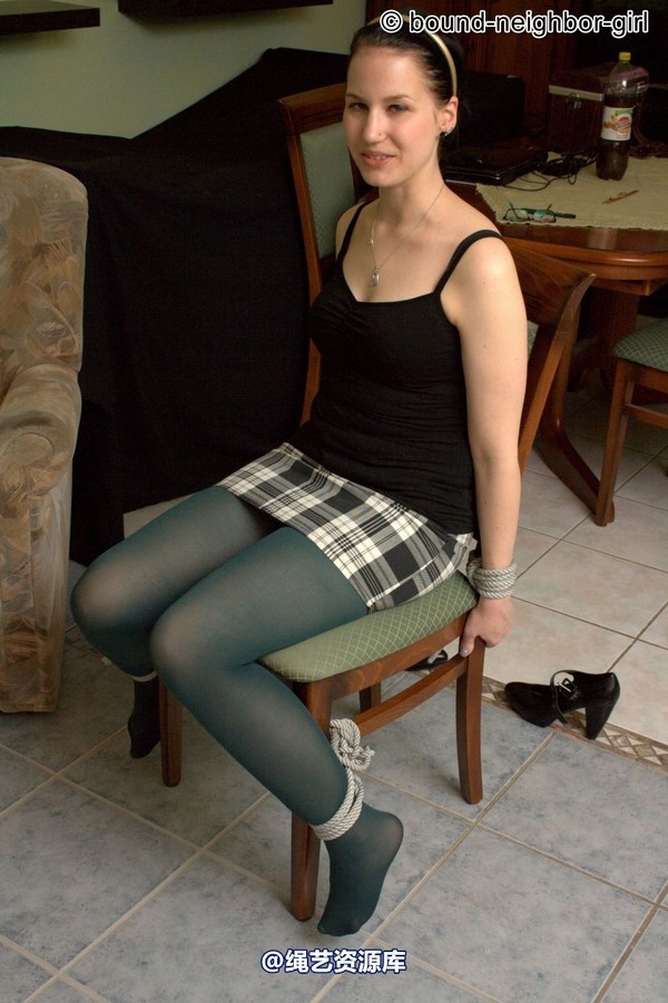 bound-neighbor-girl - Malin and Zora - Bondage 1 第 30 张图片