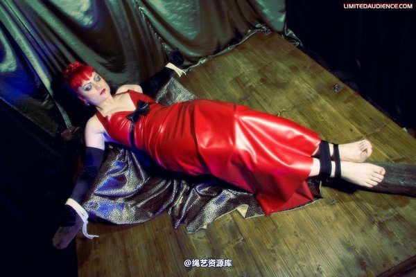 limitedaudience - 2009 raevan bound to a cross 第 18 张图片