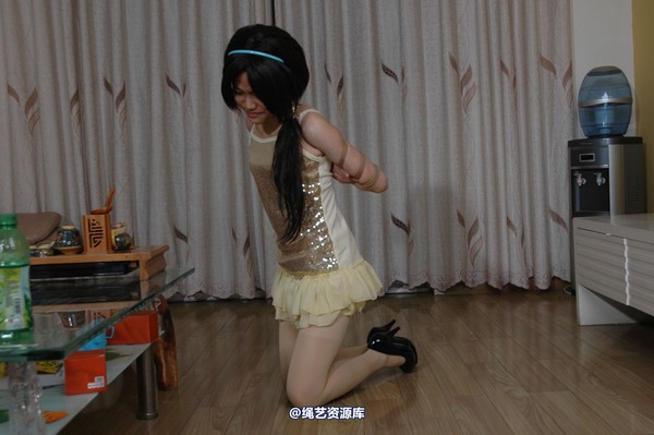 唯美之家 - 黄衣吊带 第 80 张图片