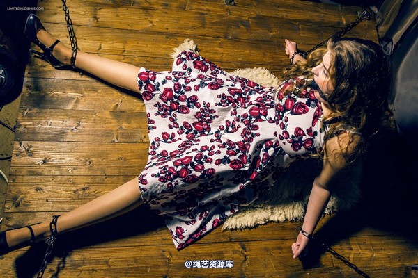 limitedaudience - 2015 alais peach spread and chained 第 24 张图片