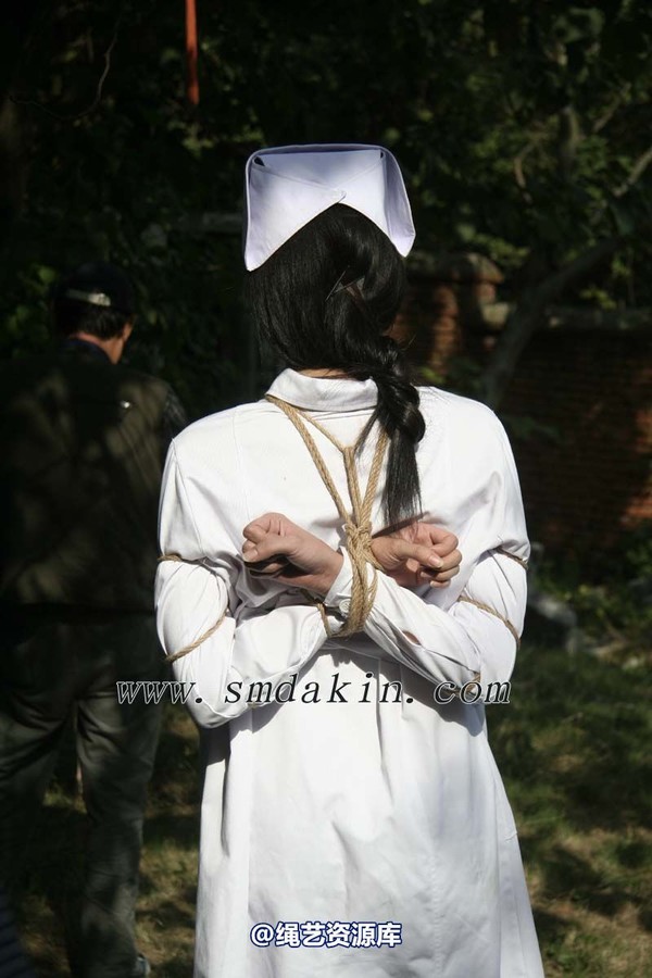 锐度主张 - 云若护士装五花绑模特：云若 第 6 张图片