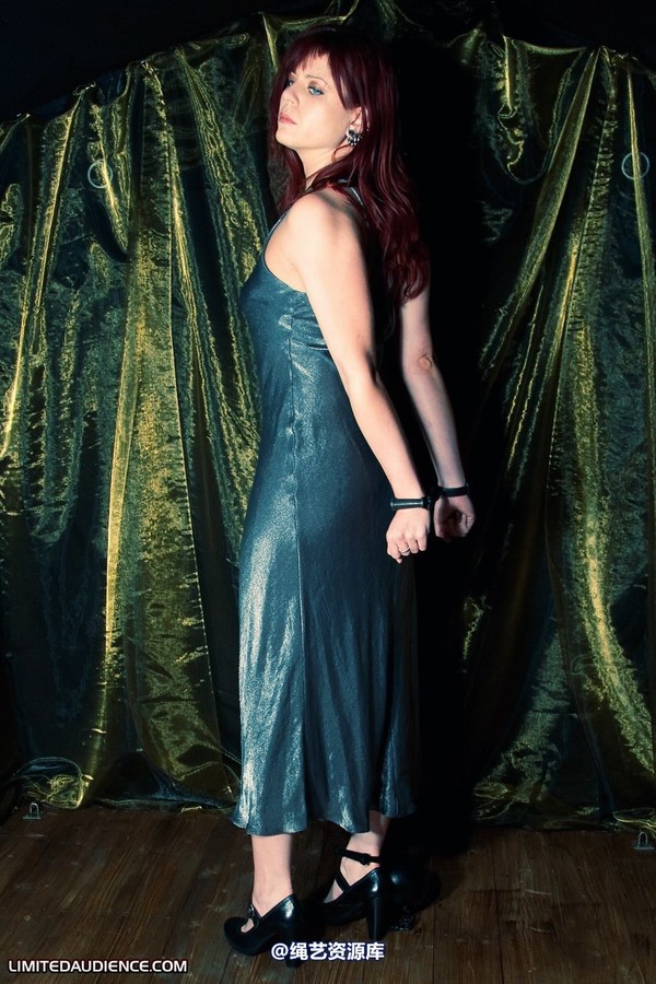 limitedaudience - 2010 scarlett in ball and chains 第 4 张图片