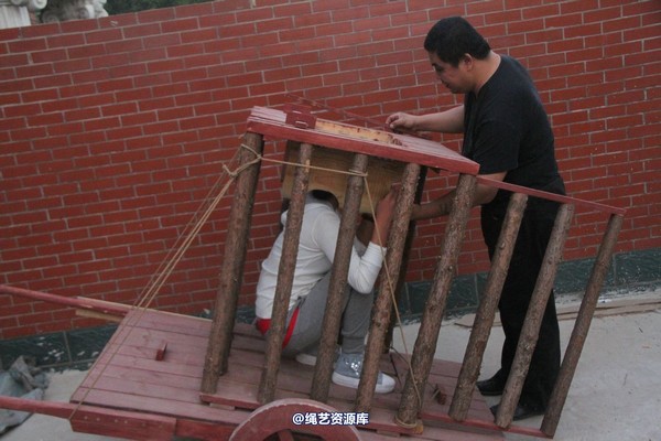 胜景山庄 - 202-模特体验囚车 第 9 张图片