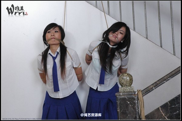 唯美之家 - 2008-09-24制服群绑 第 45 张图片