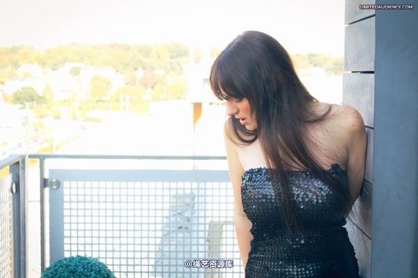 limitedaudience - 2012 sapphire handcuffed on balcony 2 第 25 张图片