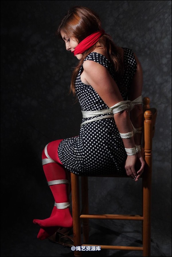 simplytied - She wanted to wear red tights 第 40 张图片