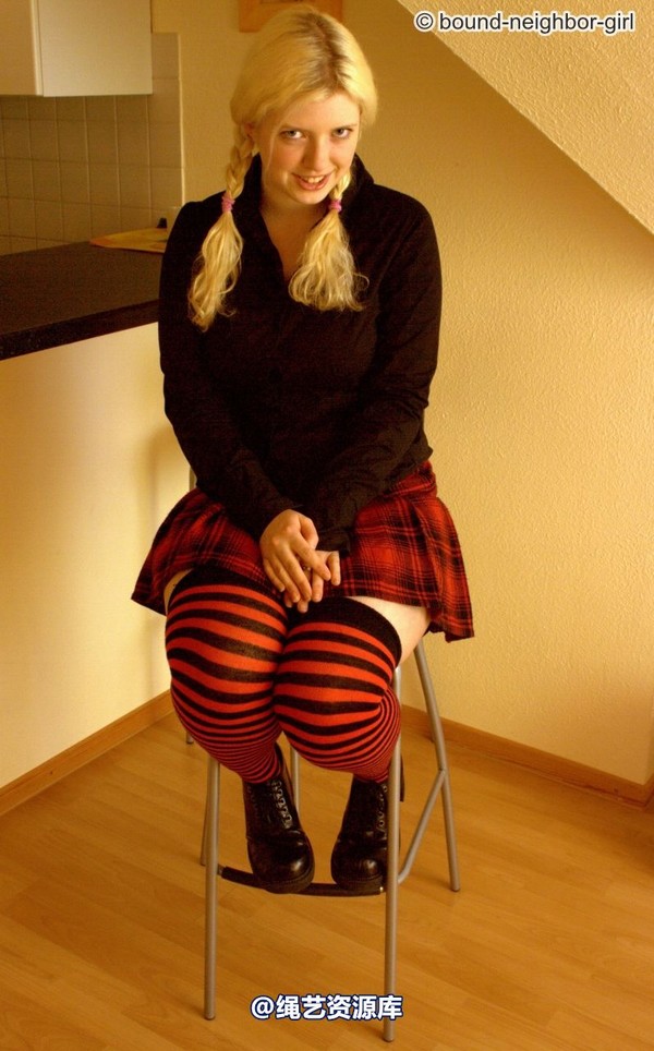 bound-neighbor-girl - Svenja - blind date with ropes 2 第 30 张图片