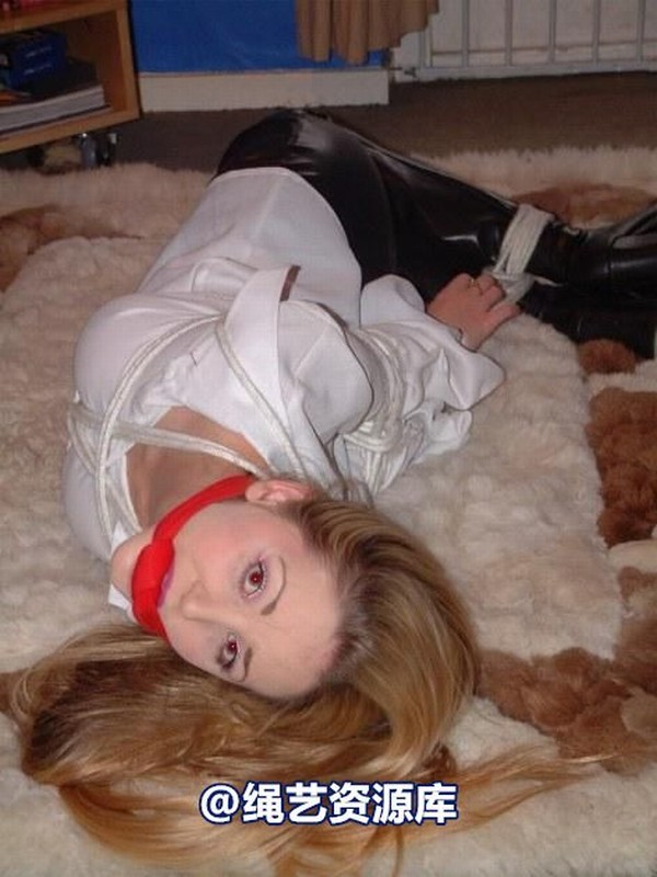 bondagebob - Chanta Rose 70s and leather hogtie 2 第 9 张图片